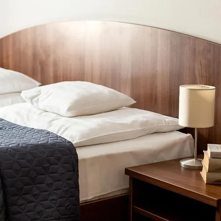 Tercia Hubertus Panzio 4*