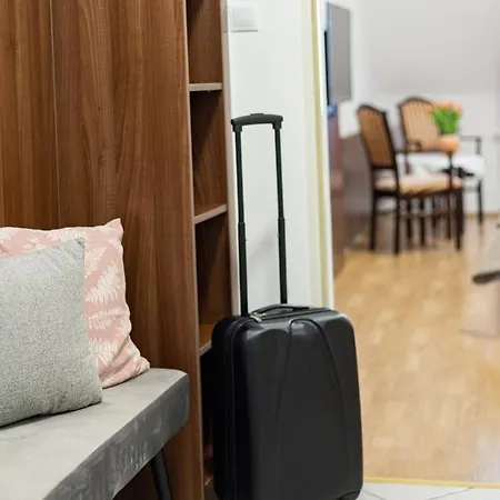 Tercia Hubertus Panzio 4*
