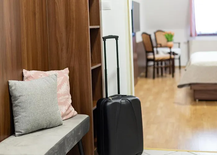 Tercia Hubertus Panzio 4*